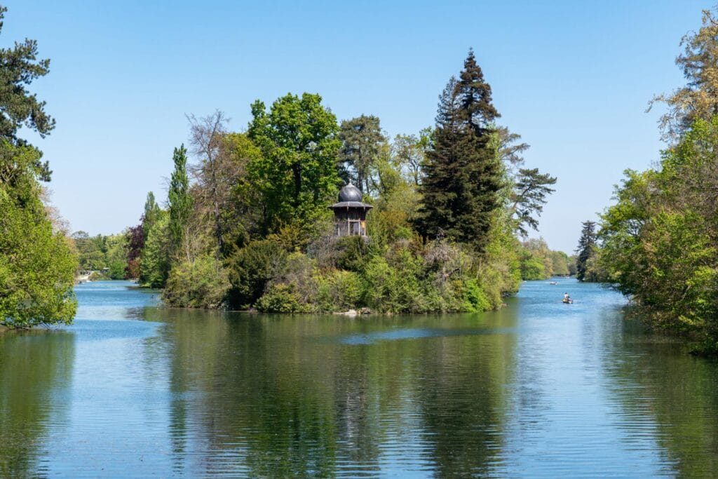 Temple Romantique de l'Île de Reuilly (Temple of Love) sitting on a small island in Lac Daumesnil inside the Bois de Vincennes park in Paris