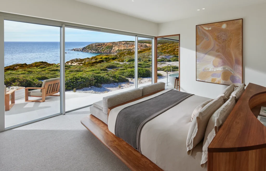 Ocean Pavilion West Bedroom, Southern Ocean Lodge