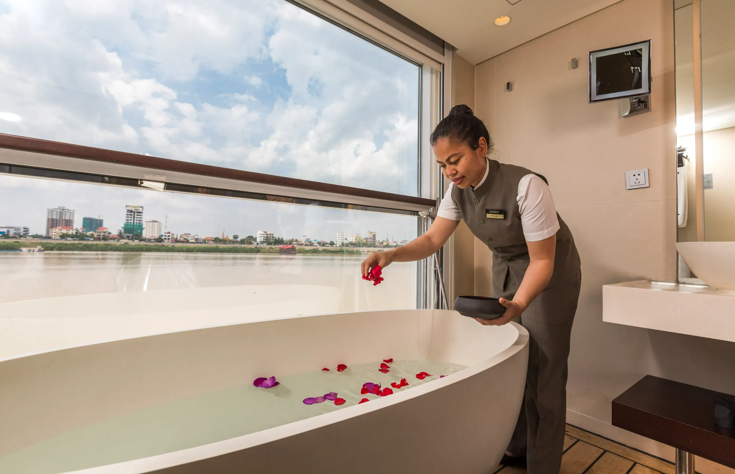 Mekong River with Scenic Spirit - Royal Panorama Suite Bathroom