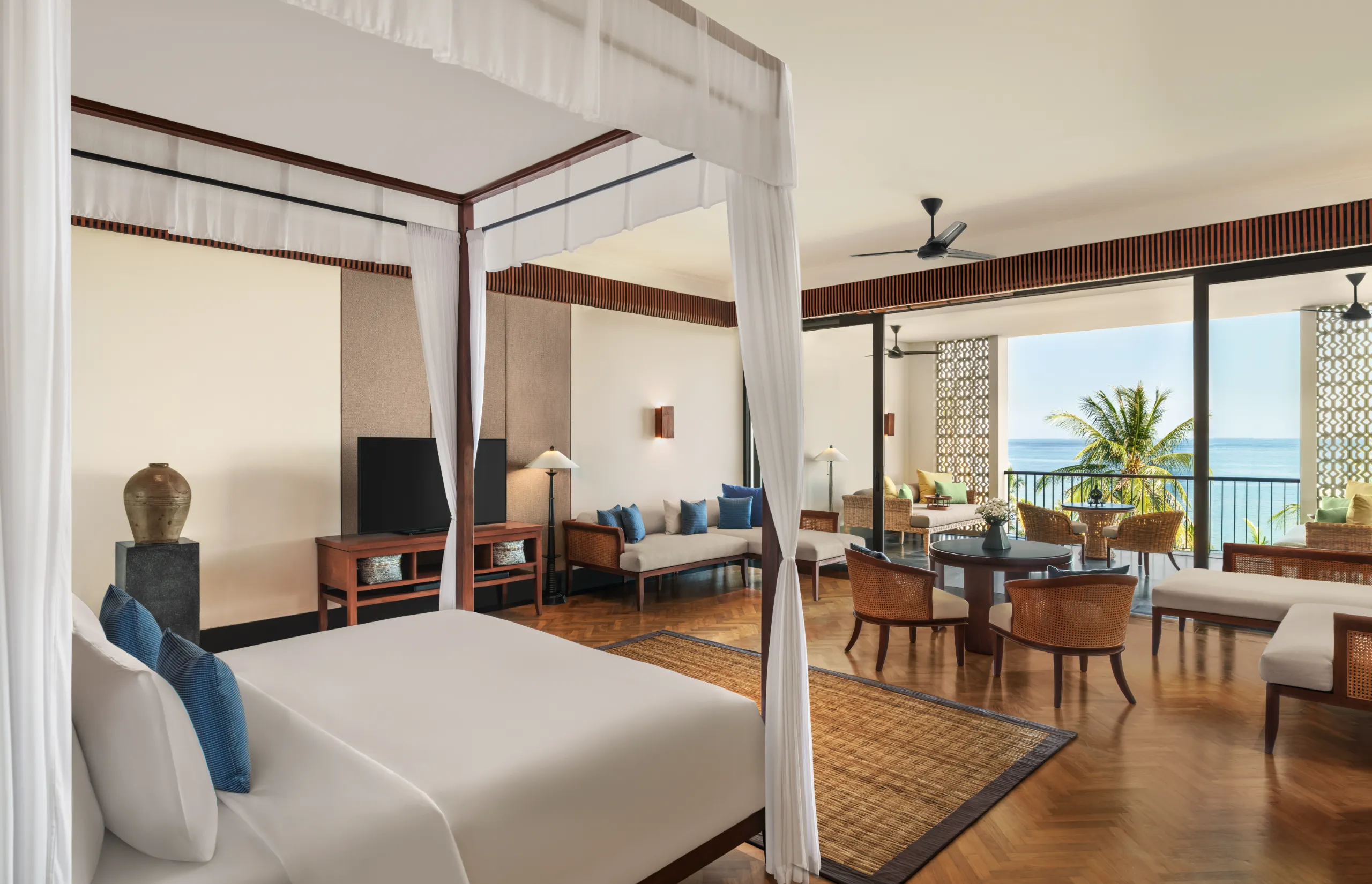 The Sira, a Luxury Collection Resort & Spa, Lombok - Deluxe Suite King Bedroom in-out