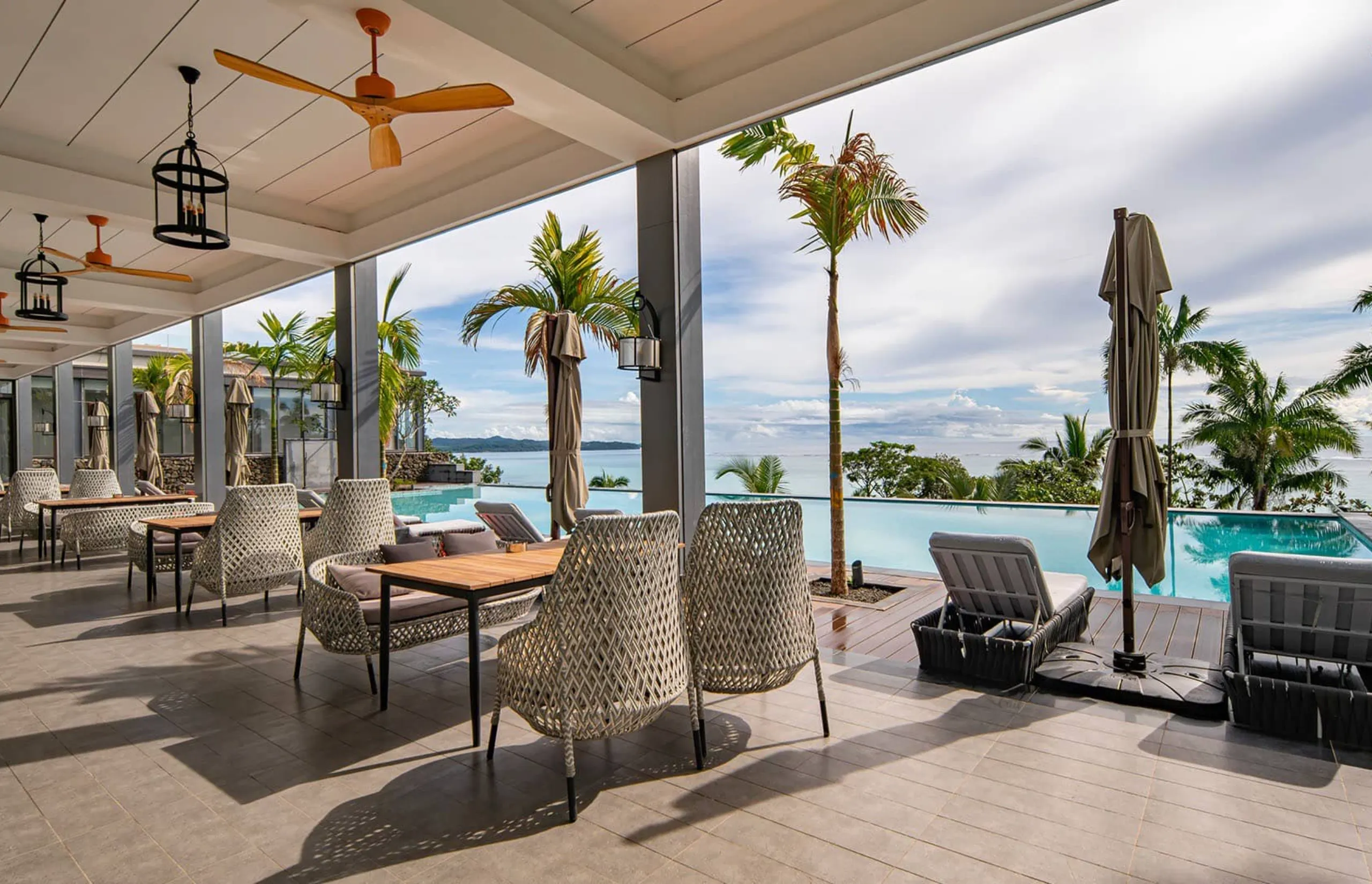 Palau - Occidental restaurant bar lobby