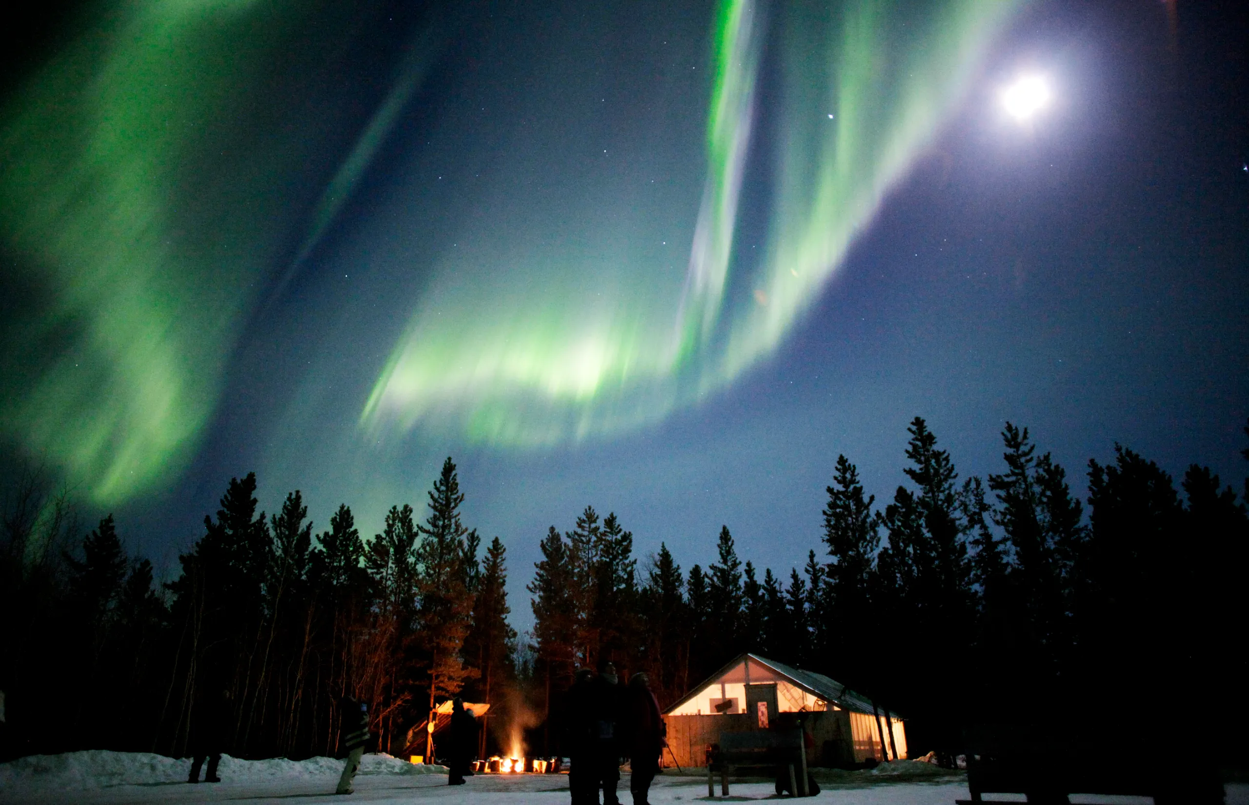 Northern Lights - Viewing with Northern Tales Whitehorse credit Atsushi Sugimoto