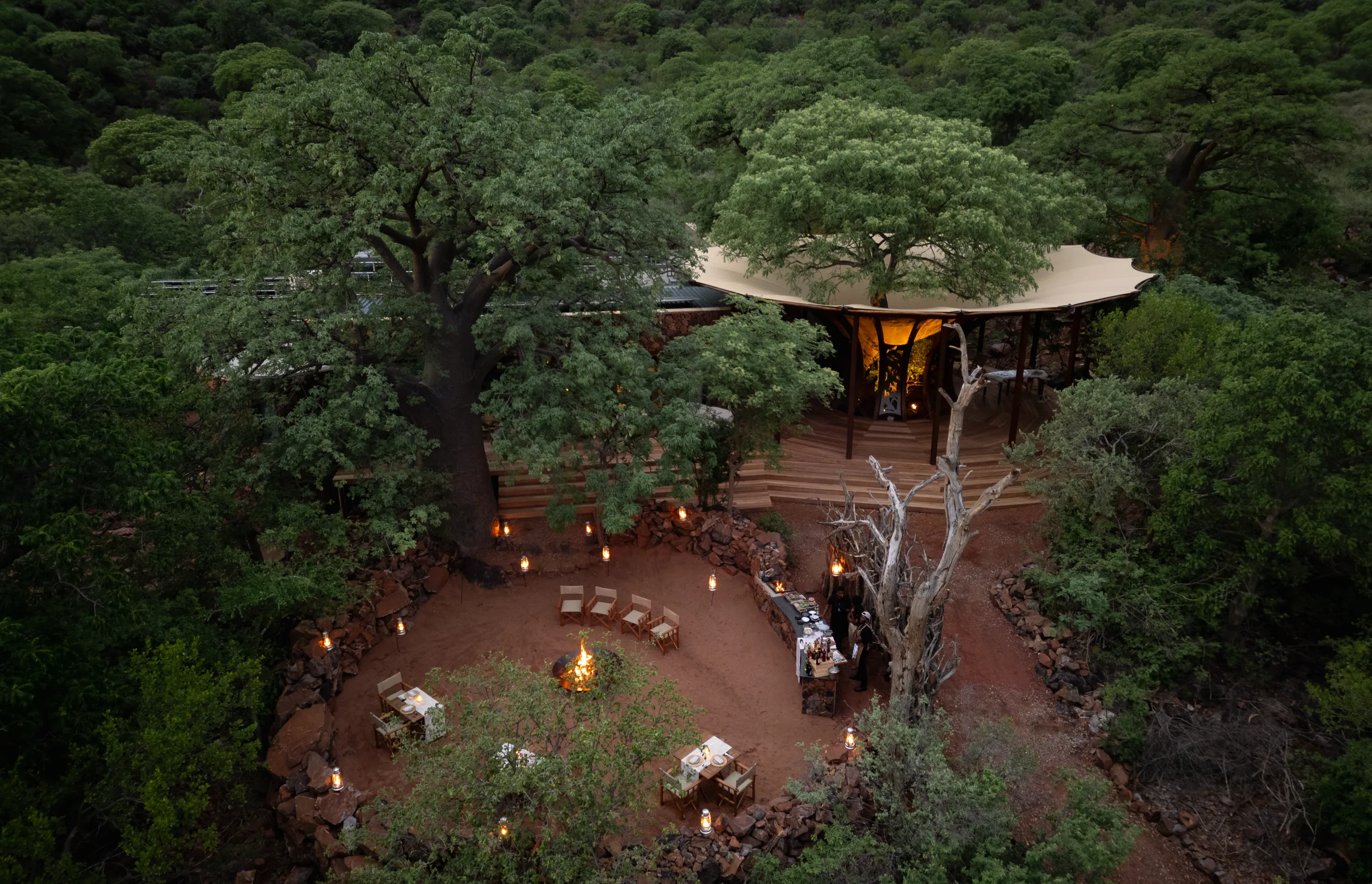 Few & Far Luvhondo - Dining Boma Braai