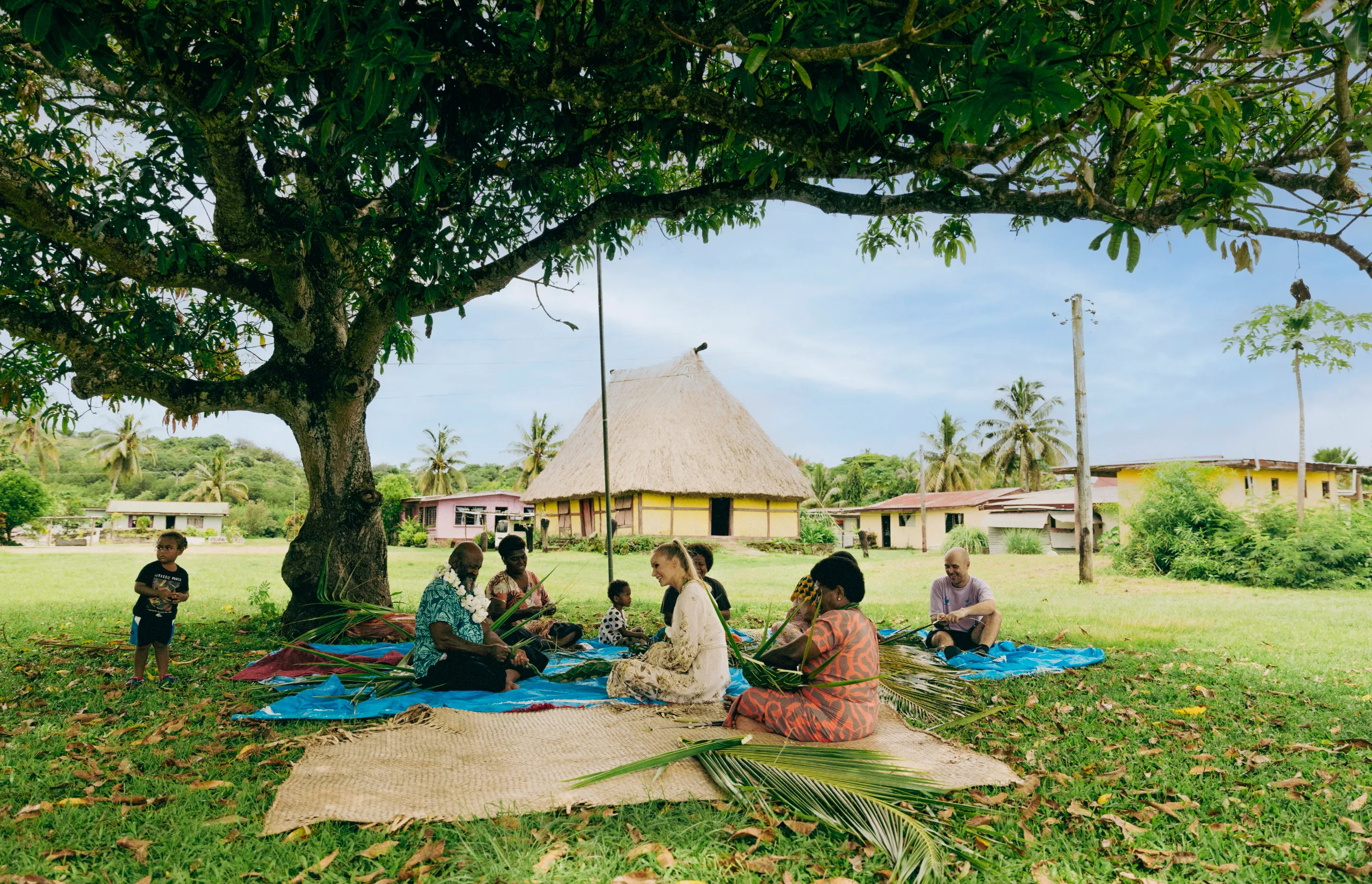 Fiji - Lila weaving local village