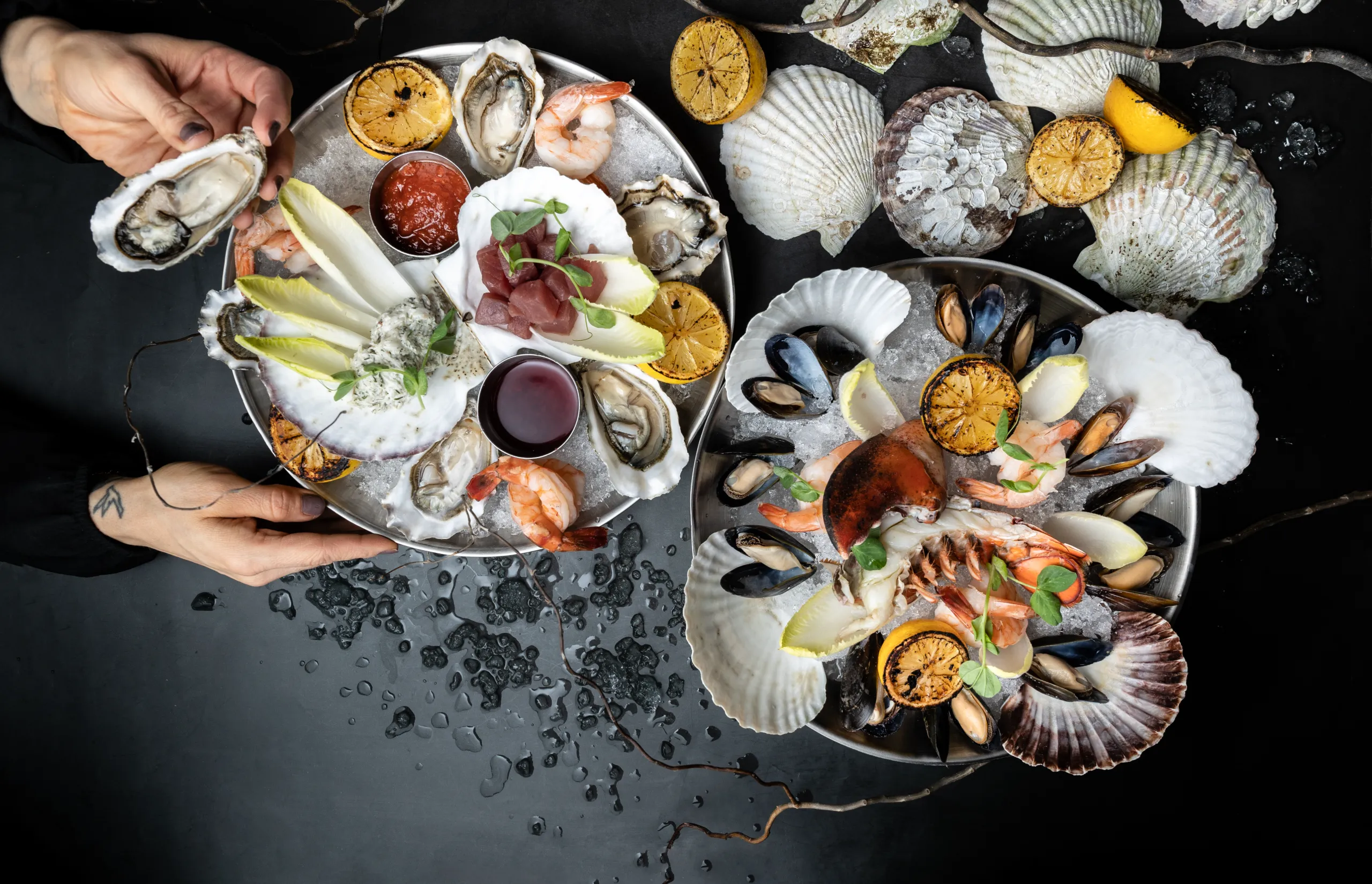 Fairmont Vancouver Airport - Fairmont Vancouver Airport - Globe @ YVR Seafood Tower
