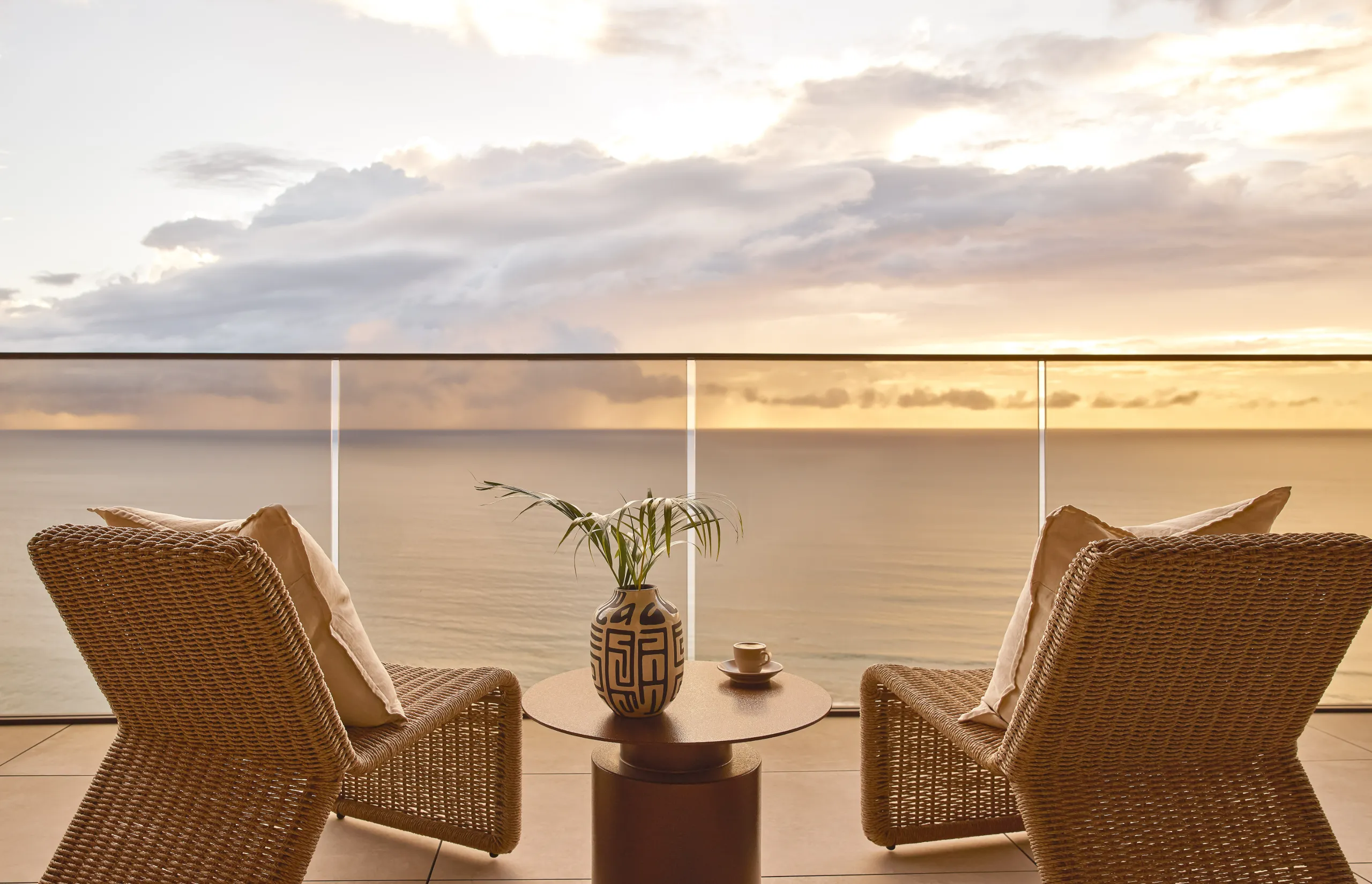 Mondrian Gold Coast - bedroom Balcony