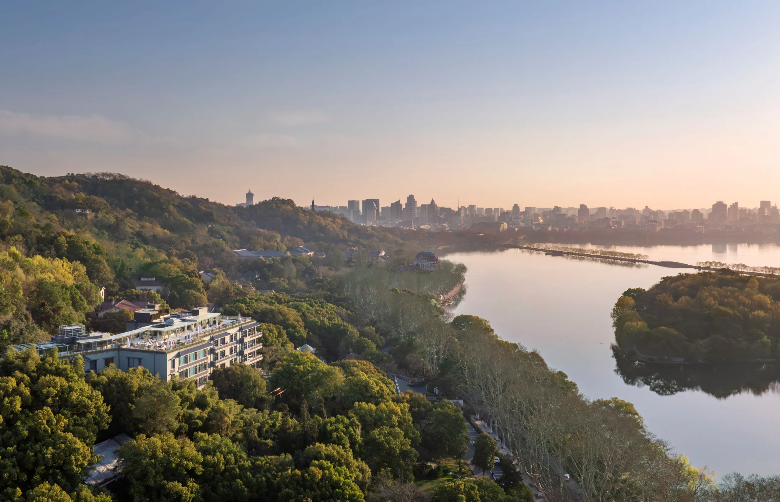 Shangri-La launches new luxury brand with opening of The Silk Lakehouse in Hangzhou Shangri-La launches new luxury brand with opening of The Silk Lakehouse in Hangzhou