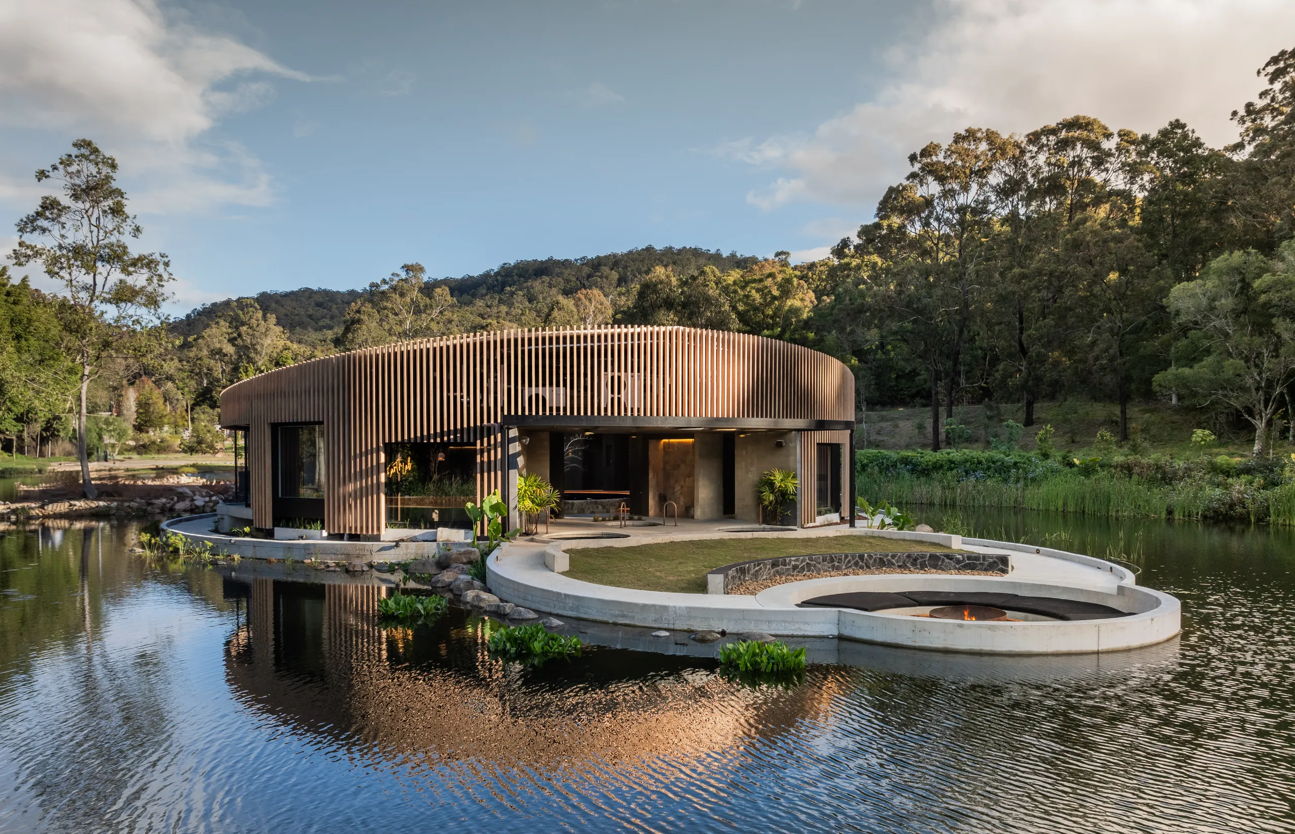Australia’s first ‘floating’ bathhouse opens on Tamborine Mountain Australia’s first ‘floating’ bathhouse opens on Tamborine Mountain