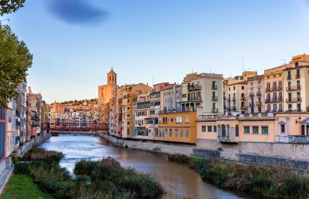 Catalonia | Costa Brava | View of the embankment in Girona