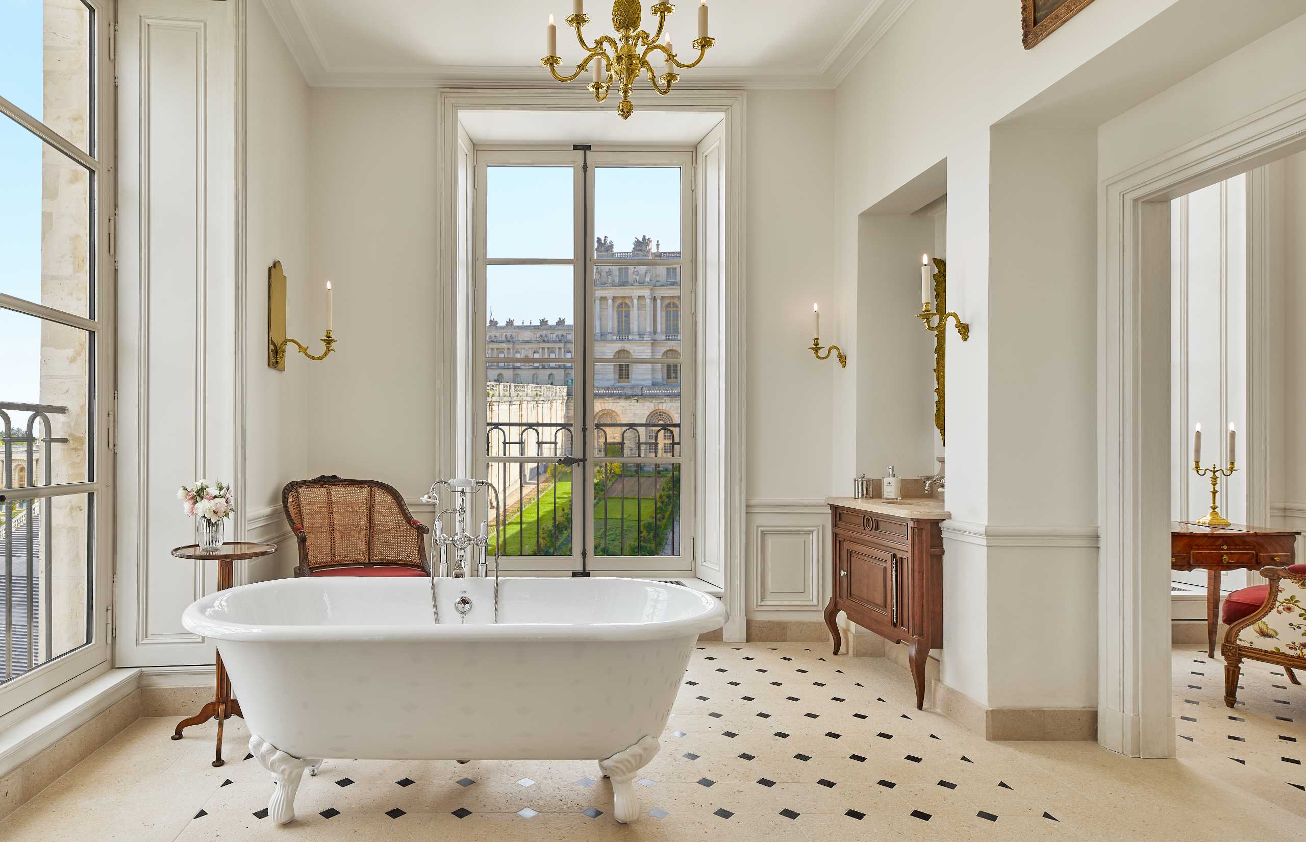 Suite Necker - Salle de bain | Airelles Le Grand Contrôle Versailles