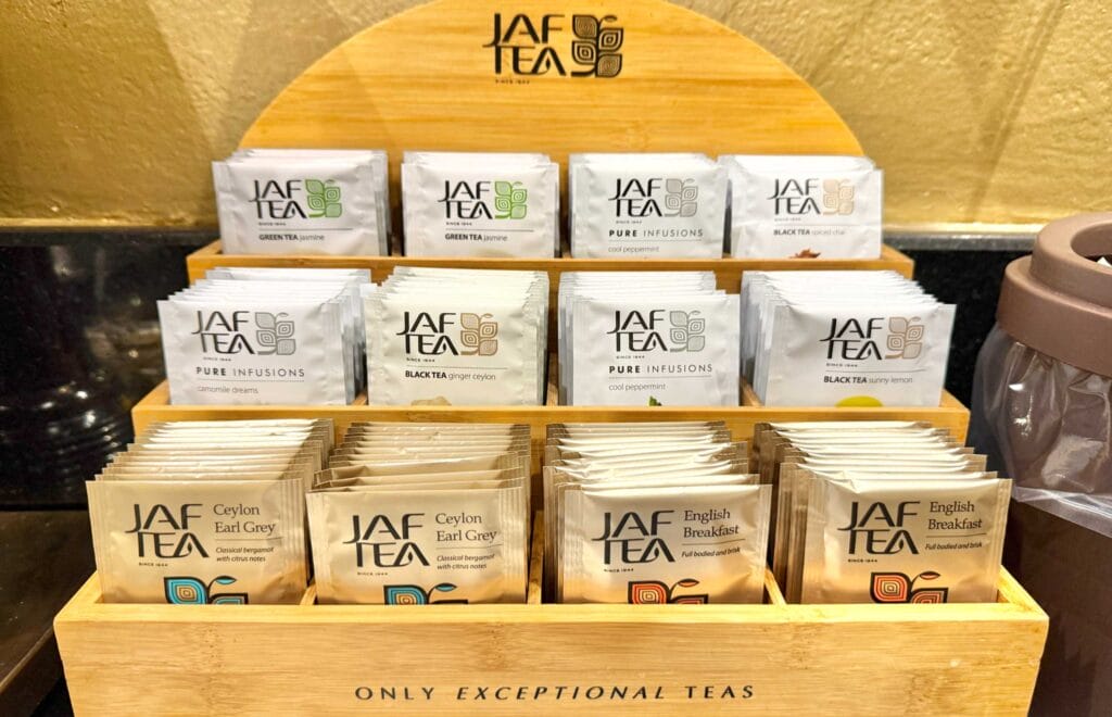 SriLankan Airlines A330 business class | Lounge tea display | Image copyright: Tanya Bywater