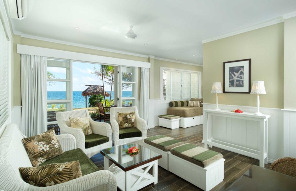 Malolo Island Resort Family Bure 27 lounge