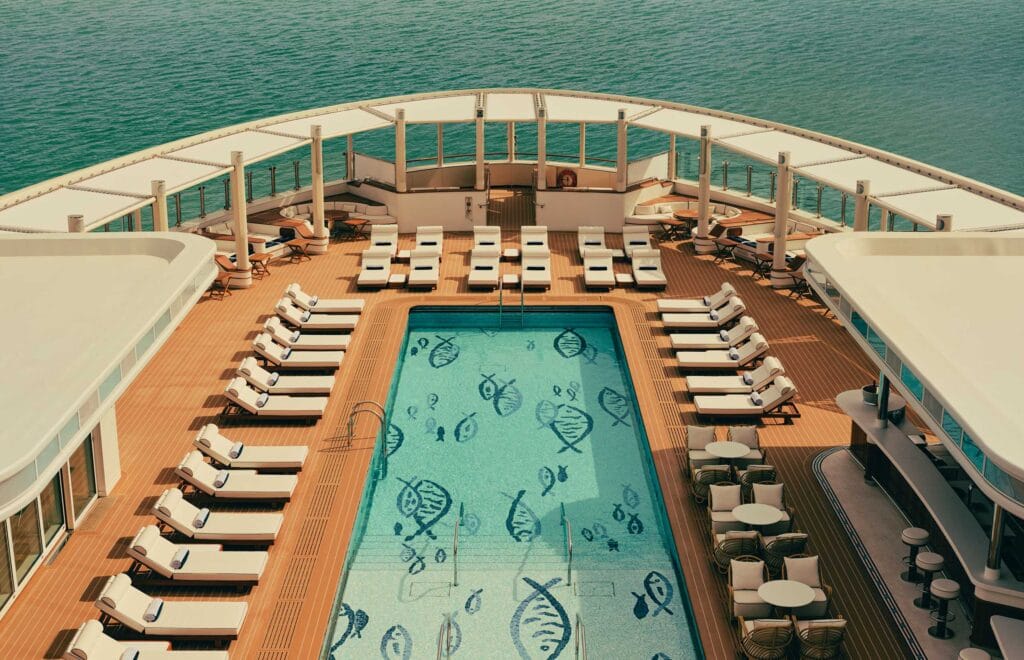 Four Seasons Yacht