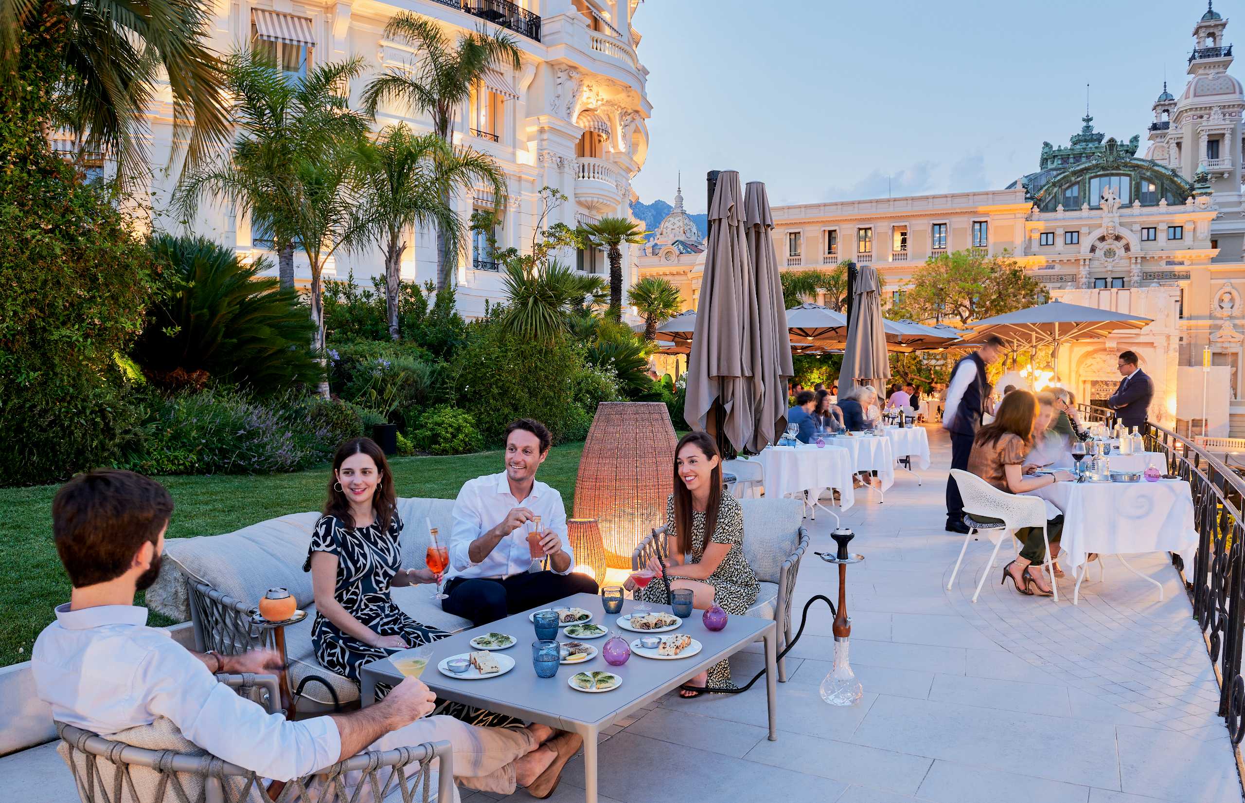 Em Sherif Restaurant, Monaco lounge