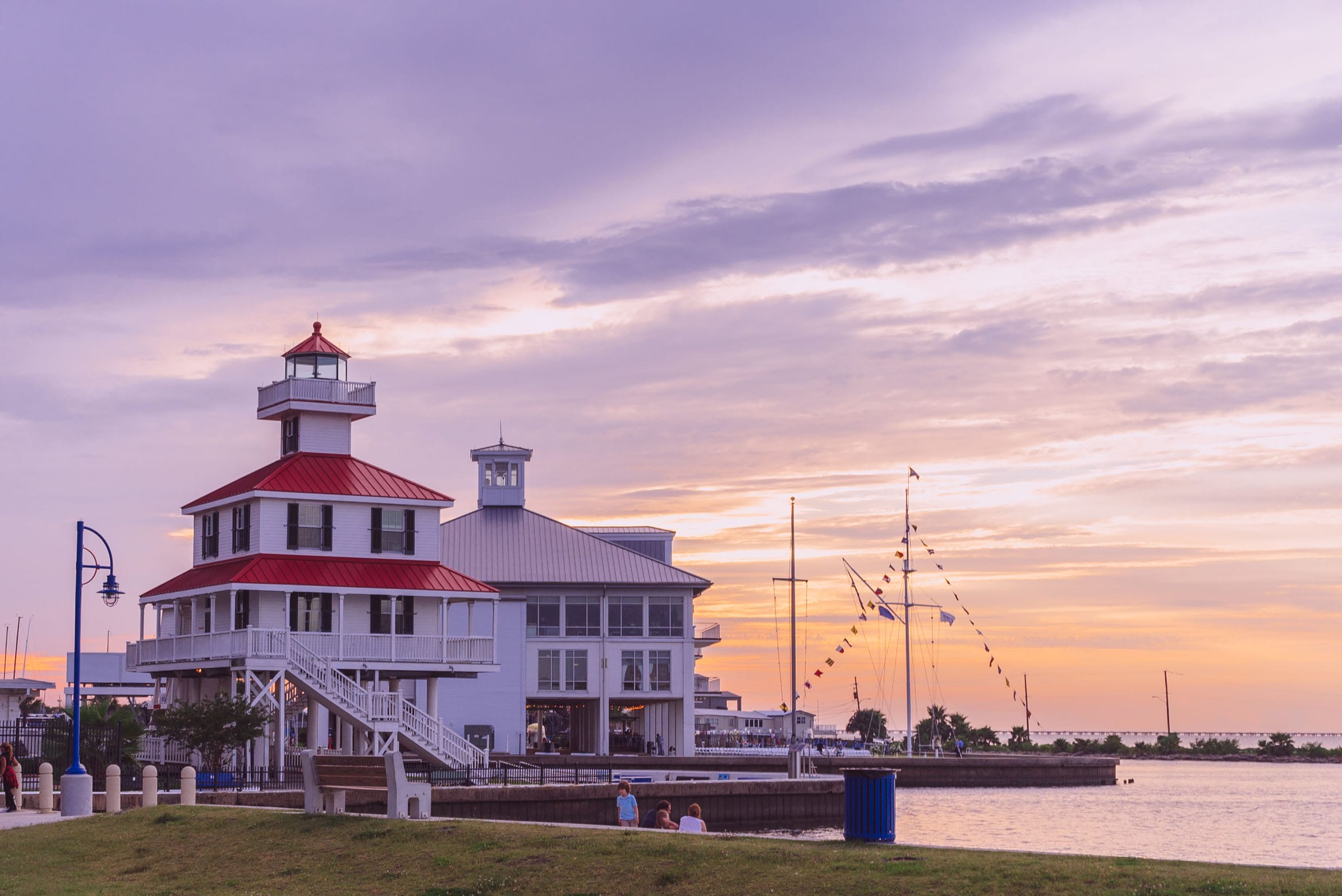 New Canal Lighthouse, Southern Yacht Club and Lakeshore Drive