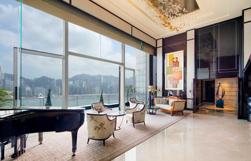 Peninsula Suite Living Room