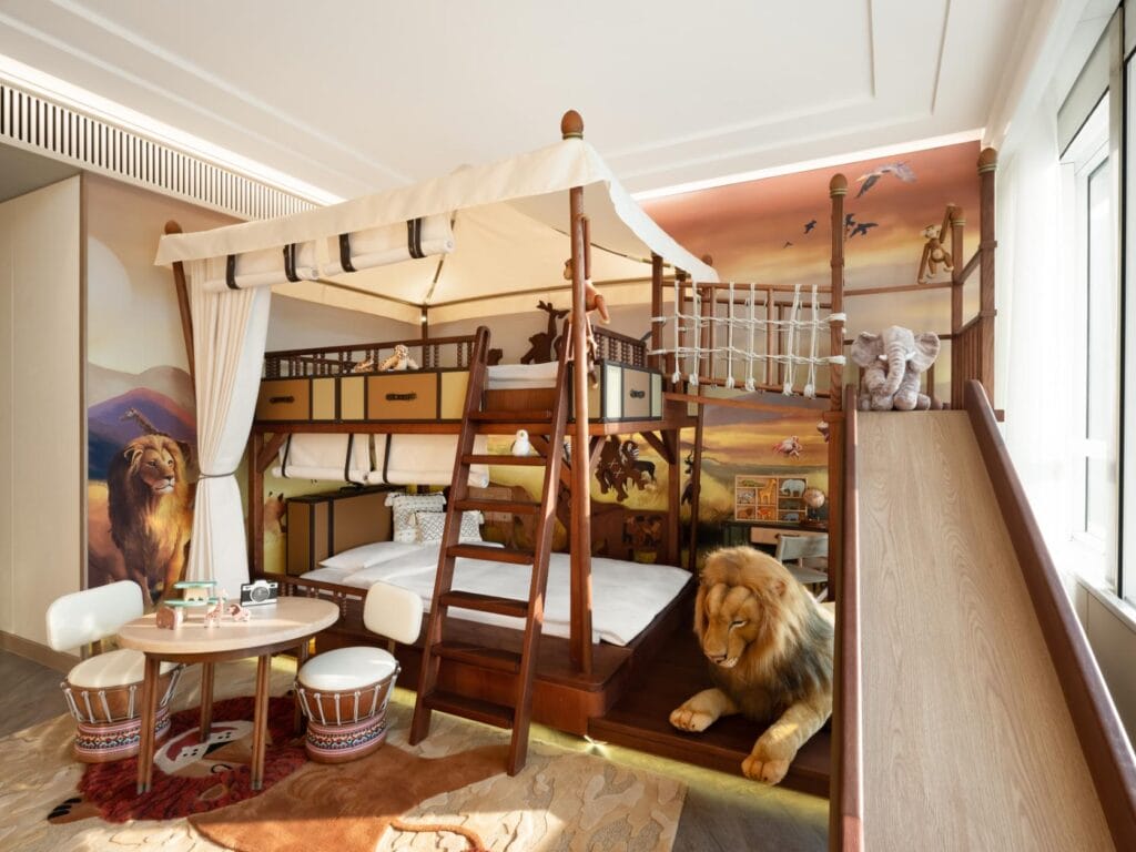 Island Shangri-La Hong Kong