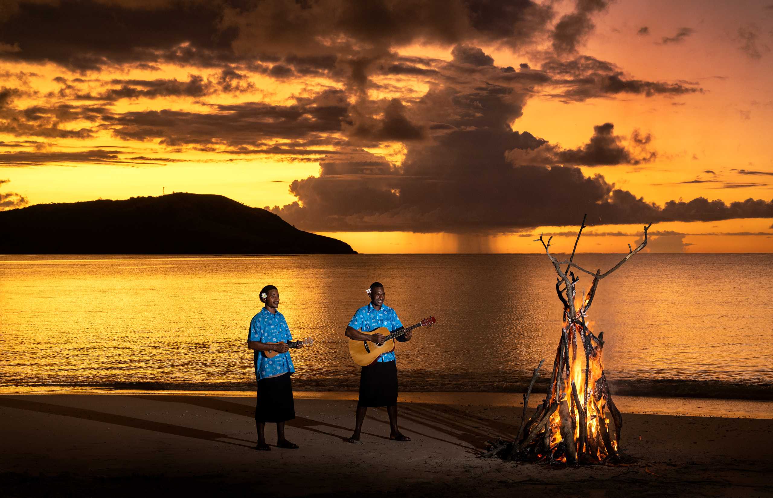 Bonfire at Oarsman's Bay Lodge