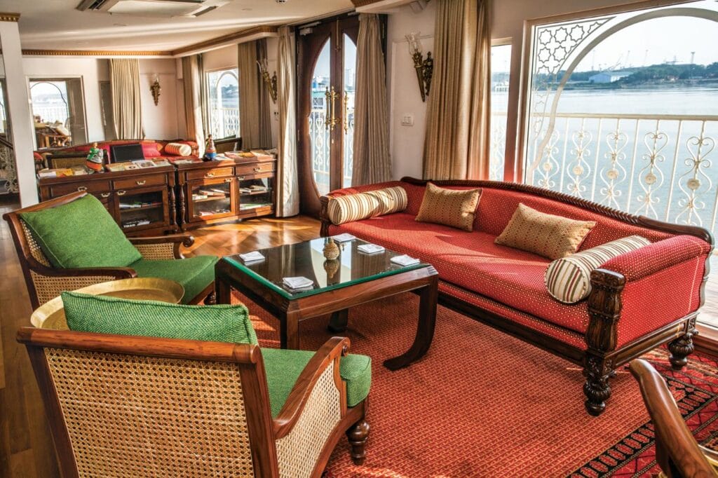 Uniworld Governors Lounge