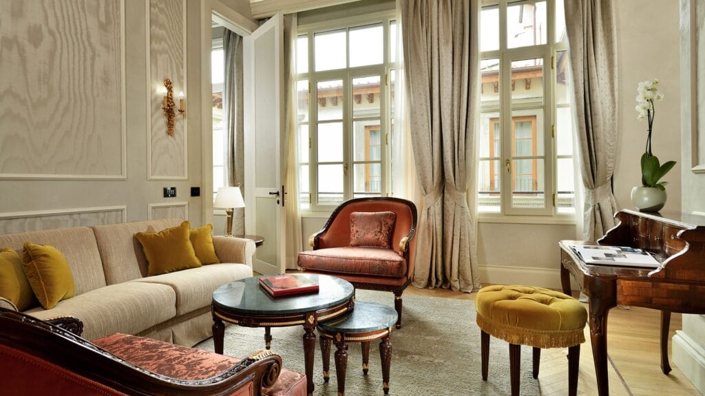 Luxury apartment located in the historic Palazzo Portinari Salviati in Florence