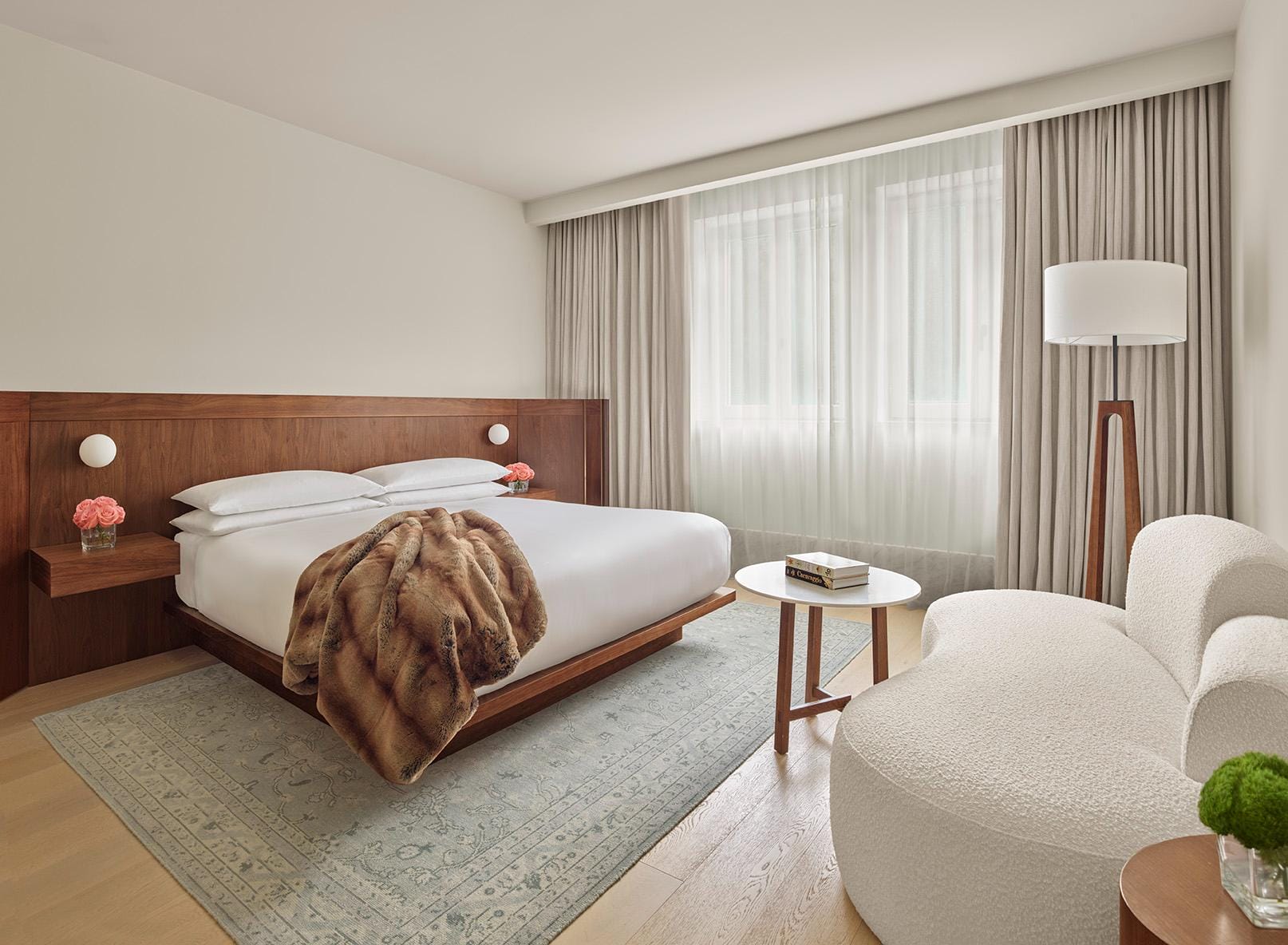 Room at The Lake Como EDITION