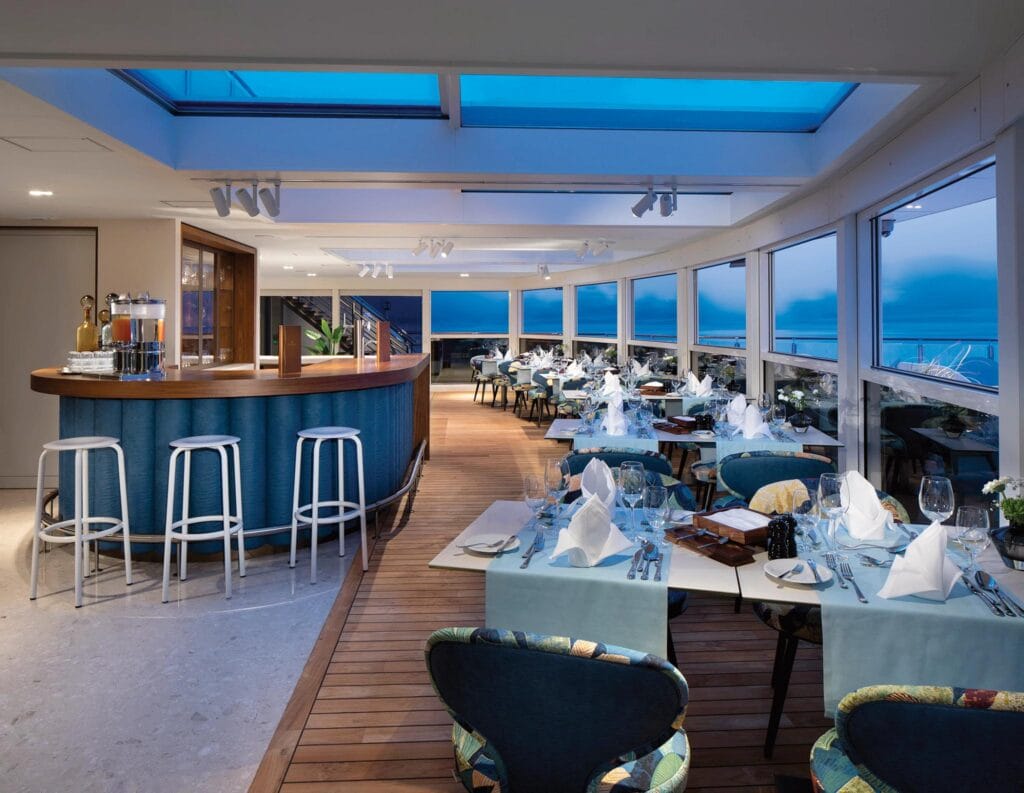 Al Fresco Restaurant onboard AmaMagna