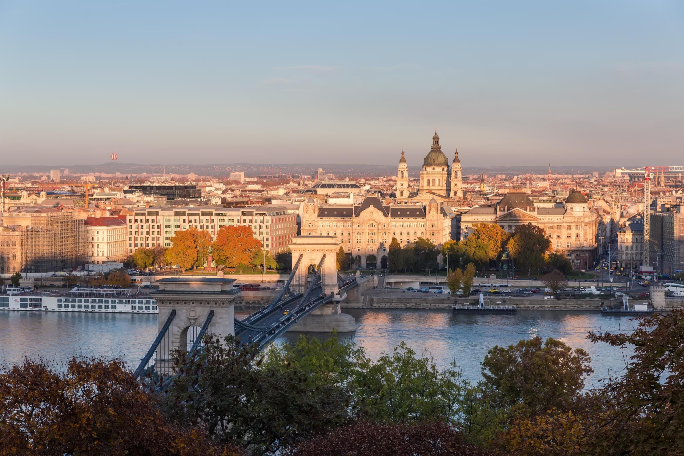  Széchenyi Chain Bridge spanning the Danube River in Budapest, Hungary