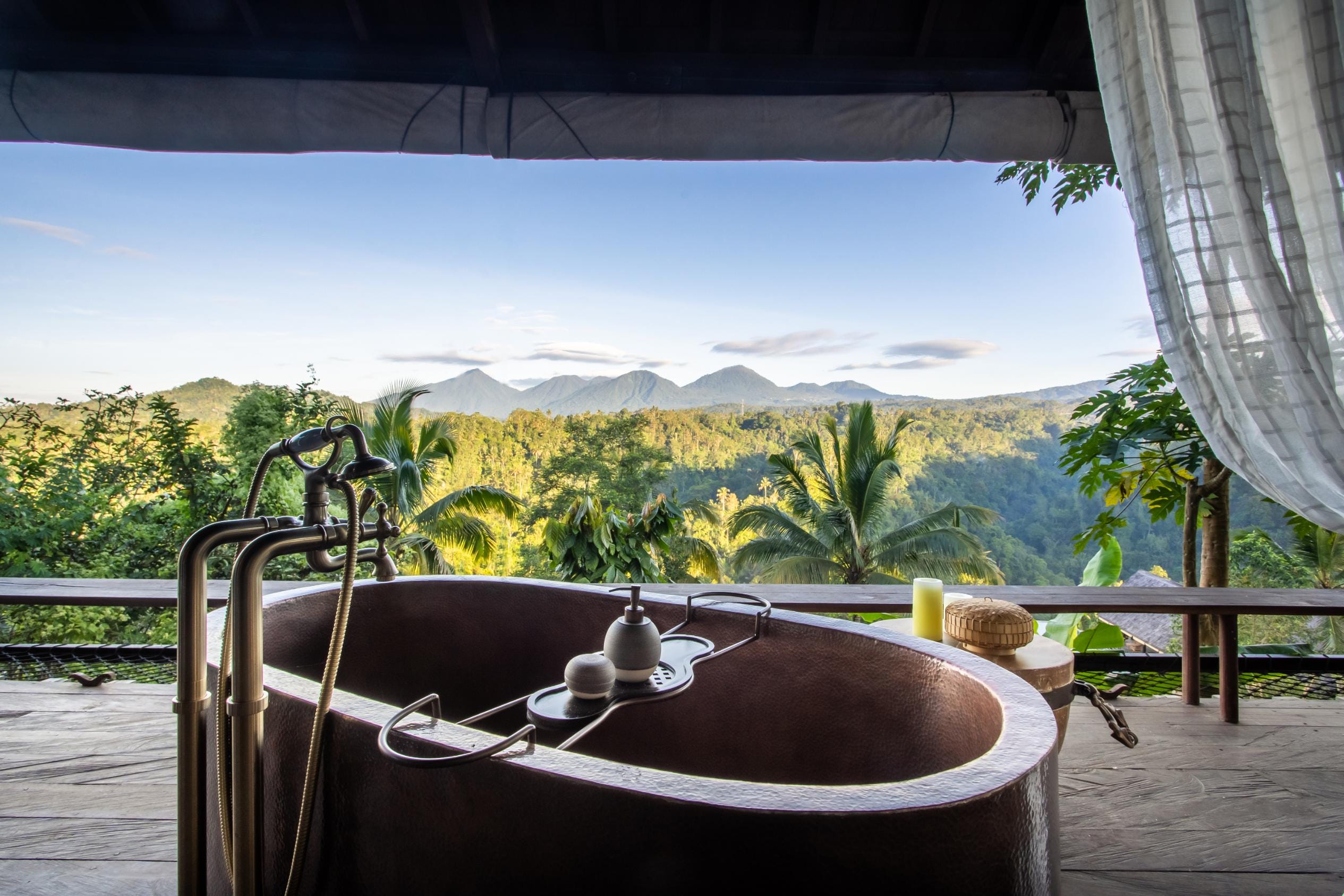 Copper bathtub at Buahan, a Banyan Tree Escape