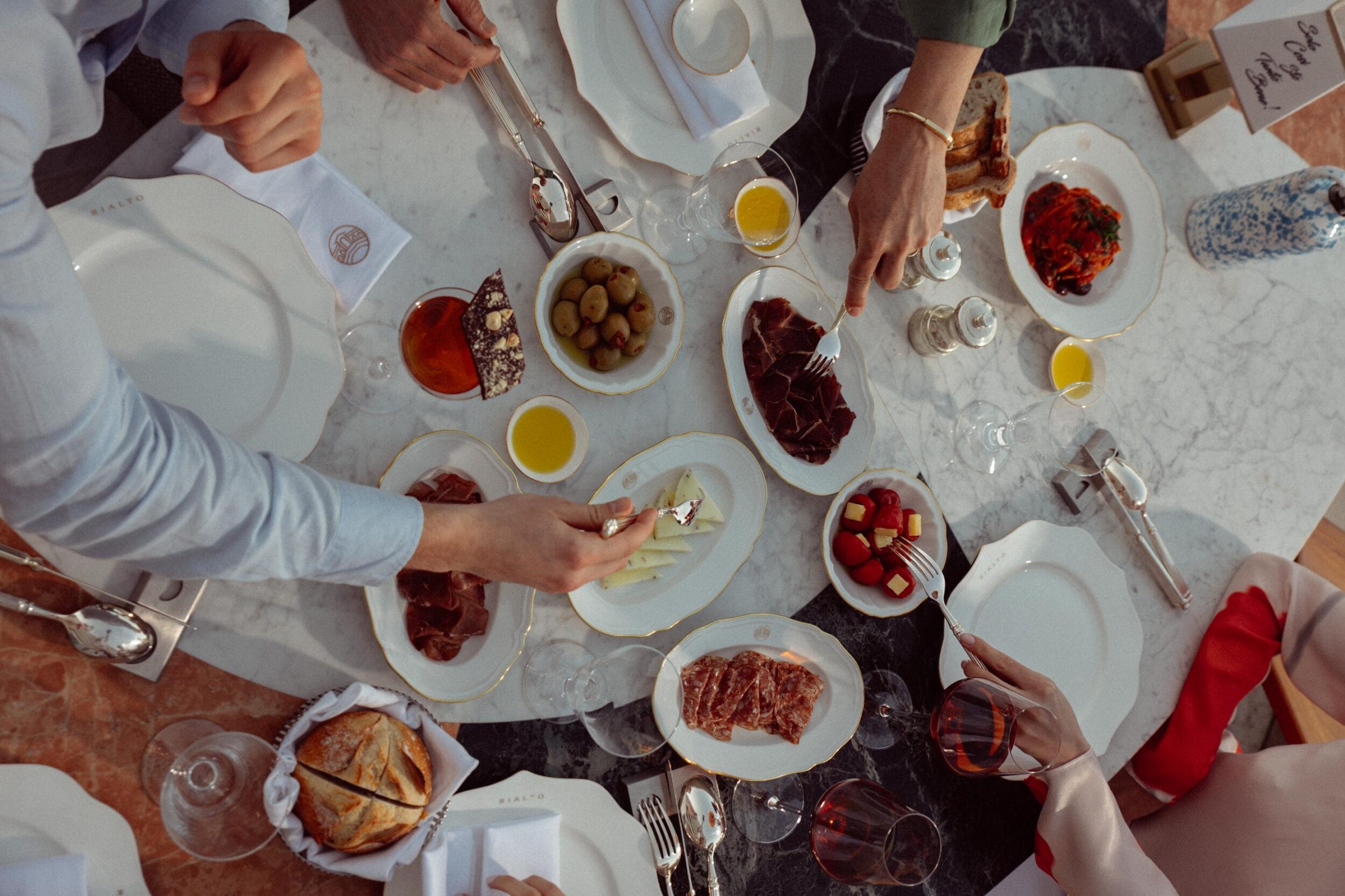 Dining scene at Rialto at Jumeirah Marsa Al Arab